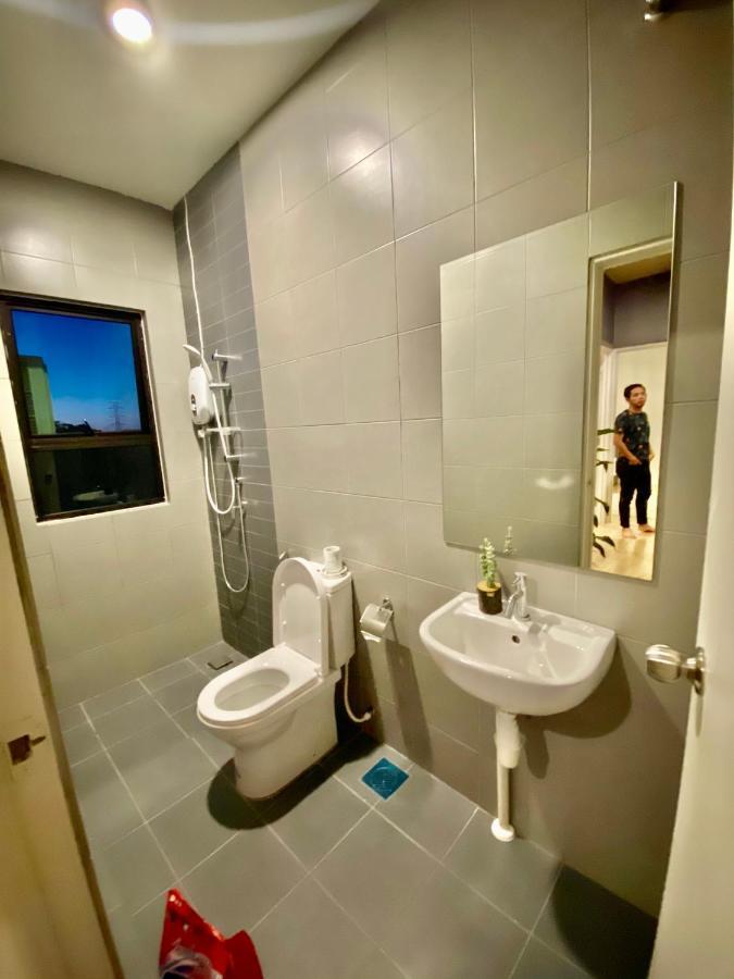 Faizal Madhi Homestay Kuching Zewnętrze zdjęcie